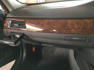 Bmw3シリーズ E90系カップホルダートラブル 大野鈑金塗装工業のブログ